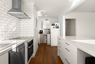 /international/nz/704-fitzroy-avenue-mahora-hastings-380066118937/