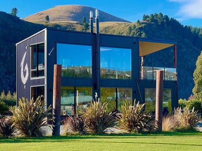 /international/nz/avon-street-lumsden-surrounds-southland-380066122306/