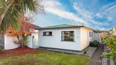 /international/nz/waimate-canterbury-380066121105/