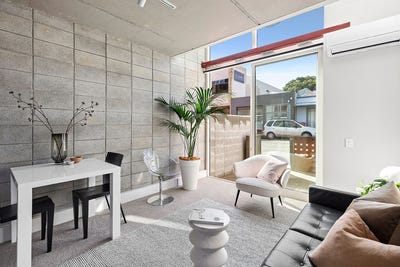 /international/nz/1-28-martin-square-te-aro-wellington-city-380066113236/