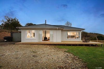 /international/nz/558-matakitaki-road-glen-murray-franklin-380066076083/