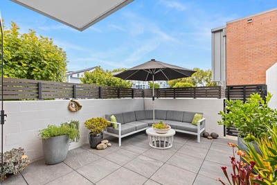 /international/nz/4-stables-lane-millwater-rodney-380066077014/