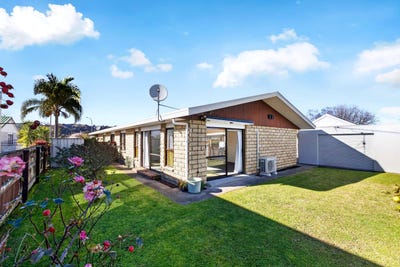 /international/nz/whakatane-bay-of-plenty-380066180971/