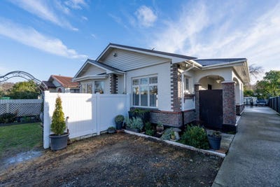/international/nz/6-melbourne-street-windsor-north-shore-city-380066179502/