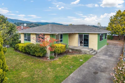 /international/nz/127-california-drive-totara-park-upper-hutt-city-380066099573/
