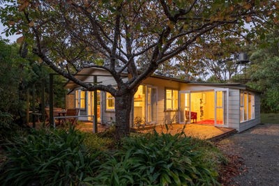 /international/nz/11-kamahi-road-tennyson-inlet-marlborough-380066118032/