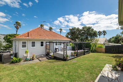 /international/nz/18-cautley-street-devonport-north-shore-city-380066111368/