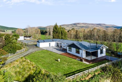 /international/nz/1782-hillfoot-road-balclutha-clutha-380066172282/