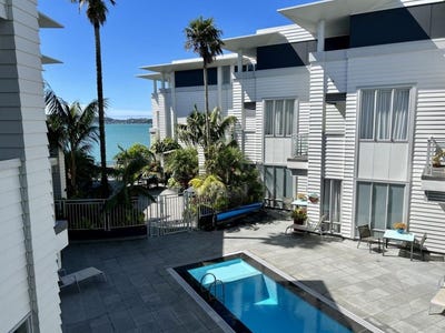 /international/nz/98-marsden-road-paihia-far-north-380066099935/