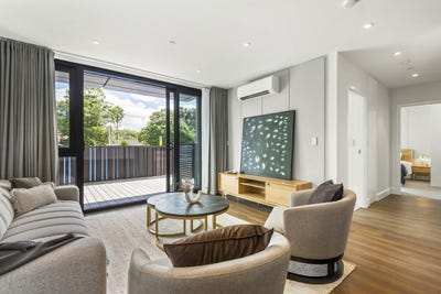 /international/nz/219-lake-road-northcote-christchurch-city-380066099098/