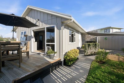 /international/nz/1a-barry-lane-ferndale-new-plymouth-380066169201/