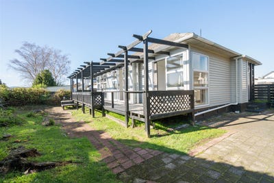 /international/nz/38-clinkard-avenue-glenholme-bay-of-plenty-380066108843/