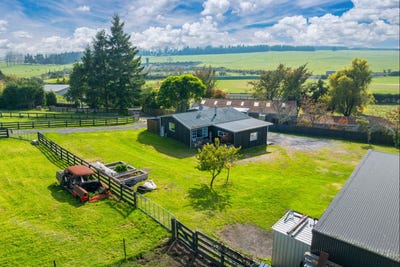 /international/nz/376-centennial-drive-wairakei-and-surrounds-taupo-380066079802/