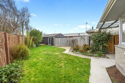 /international/nz/3-roberta-drive-somerfield-christchurch-city-380066168308/