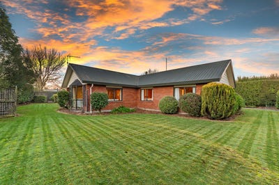/international/nz/7-de-renzie-place-kirwee-selwyn-380066091745/