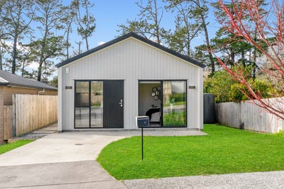 /international/nz/35-rongomai-street-helensville-rodney-380066122064/