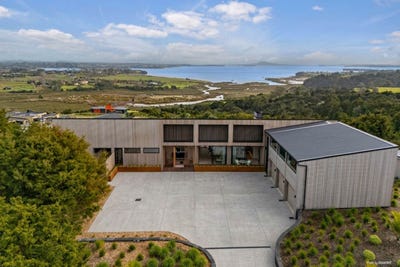 /international/nz/19-maea-rise-whitford-manukau-city-380066172356/