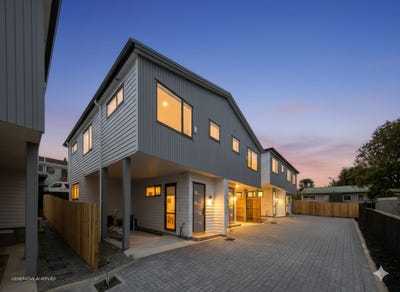 /international/nz/glendene-waitakere-city-380066117091/