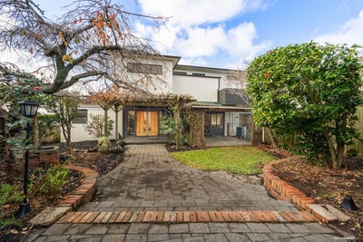 /international/nz/1-thornhill-place-glendowie-auckland-city-380066086580/
