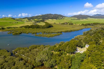 /international/nz/146-beasley-road-pataua-whangarei-380066124456/