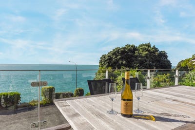 /international/nz/561-rocks-road-moana-nelson-city-grey-380066111786/