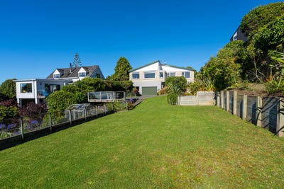 /international/nz/25-sutcliffe-street-saint-clair-dunedin-city-380066121776/