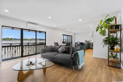 /international/nz/rosedale-north-shore-city-380066076272/