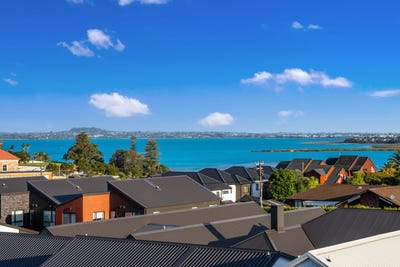 /international/nz/hobsonville-waitakere-city-380066095661/