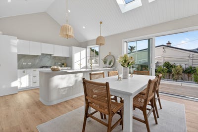 /international/nz/eastbourne-lower-hutt-city-380066116354/