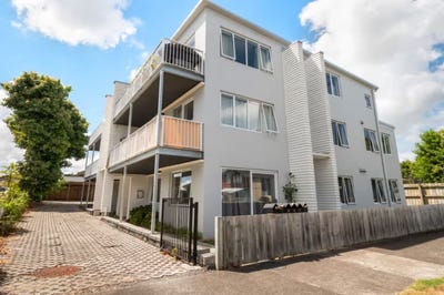 /international/nz/200-pilkington-road-point-england-auckland-city-380066119216/