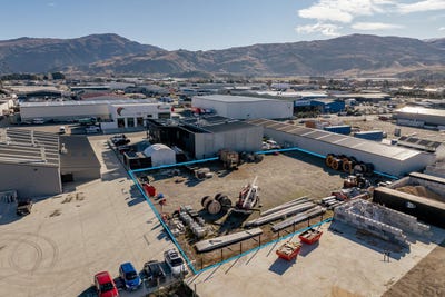 /international/nz/cromwell-central-otago-lakes-district-380066155911/