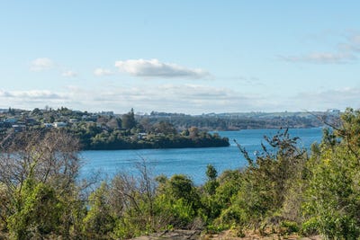 /international/nz/9-parawera-drive-acacia-bay-taupo-380066090792/