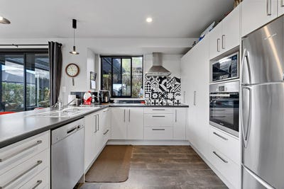/international/nz/10-black-rock-way-paeroa-hauraki-380066096085/