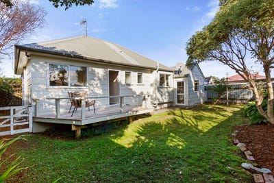 /international/nz/fitzherbert-street-alicetown-wellington-380066102989/