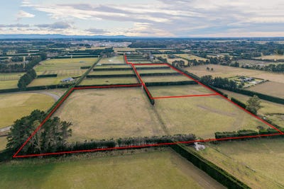 /international/nz/west-melton-selwyn-380066080247/