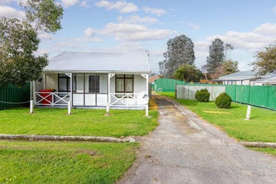 /international/nz/12-ormond-street-woodville-tararua-380066106433/
