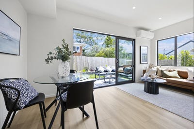 /international/nz/milford-north-shore-city-380066119561/