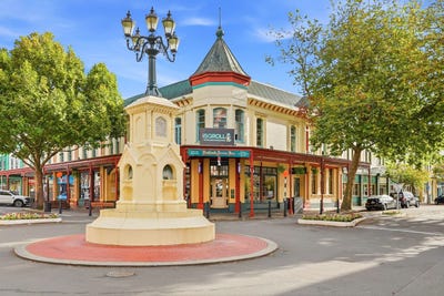 /international/nz/whanganui-central-manawatu-whanganui-380066129243/