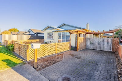 /international/nz/915-avenue-road-east-parkvale-tauranga-380066179036/