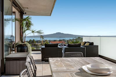 /international/nz/250-kepa-road-mission-bay-auckland-380066107021/