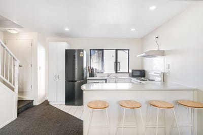 /international/nz/12-ambrico-place-new-lynn-waitakere-city-380066094075/