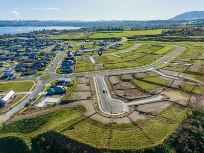 /international/nz/14-makomako-crescent-wharewaka-taupo-380066109258/