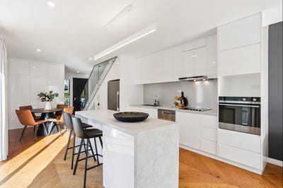 /international/nz/3-walter-merton-road-hobsonville-waitakere-city-380066169381/