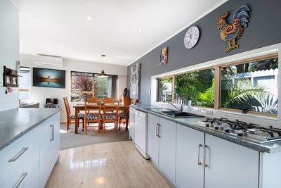 /international/nz/3-cezanne-place-new-lynn-waitakere-city-380066086179/