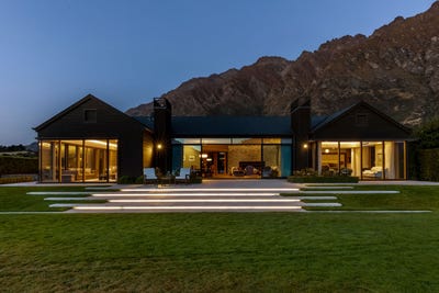 /international/nz/10-bluff-view-terrace-kingston-queenstown-380066114102/