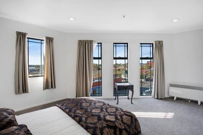 /international/nz/77-st-george-street-papatoetoe-manukau-city-380066081968/