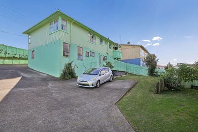 /international/nz/21-kelwyn-road-kelston-waitakere-city-380066077824/