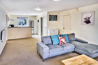 /international/nz/27-drummond-street-mount-cook-wellington-city-380066101118/