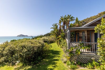 /international/nz/197-harper-road-waimarama-hastings-380066120104/