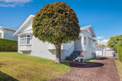 /international/nz/49-princes-avenue-three-kings-auckland-city-380066086029/